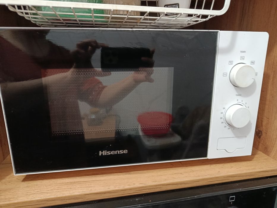 Микроволновая печь Hisense