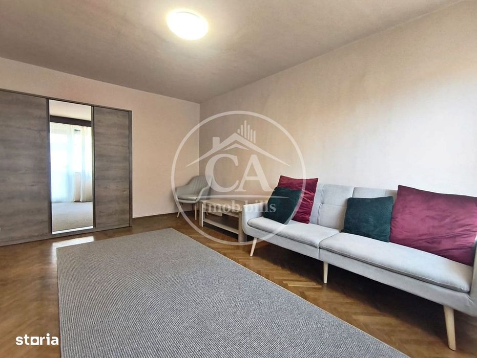 Apartament de vanzare cu 3 camere  in zona Centrala, Oradea