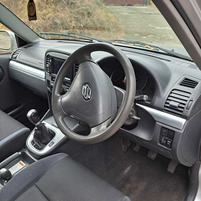 Suzuki grand vitara 128 к.с Бензин