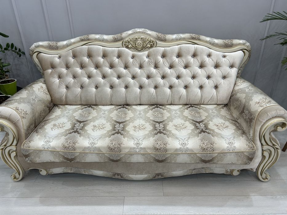 Диван и два кресла