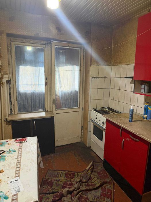 продаю 1/3/3 ком квартира на рисовый базар в доль дорога