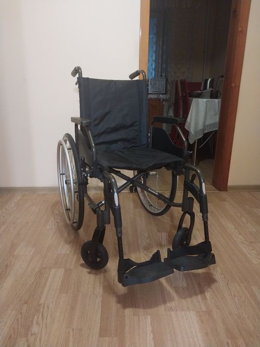 Продаю инвалидную коляску в Караганде