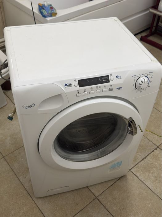 Vând mașină de spălat rufe Candy GrandOSpace