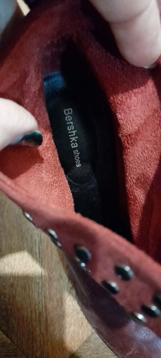 Боти BERSHKA"Bordo velvet"(41 номер)Произведени в Испания
Произведени