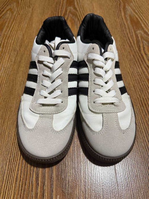 Кроссовки Adidas