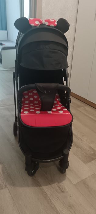 Коляска летняя. Есть чехол. Складывается.