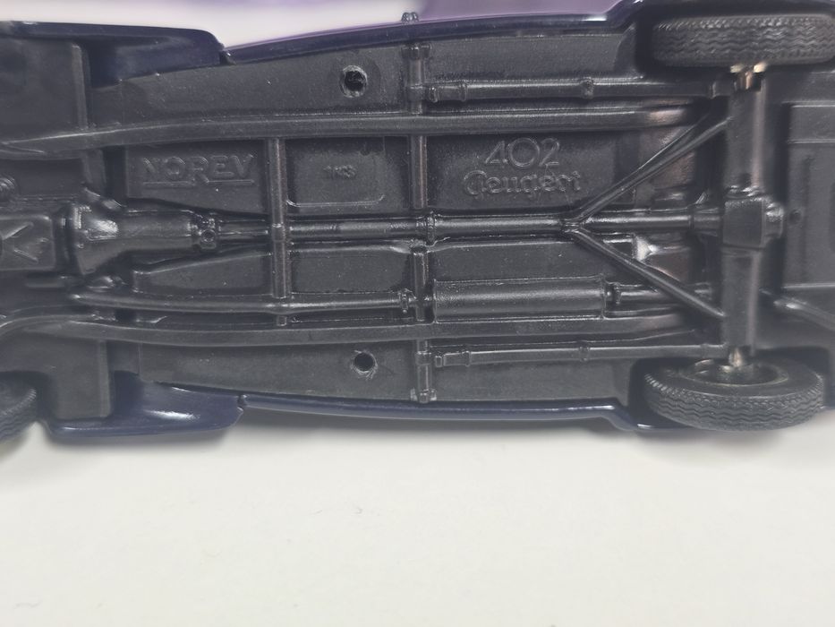 Macheta Peugeot 402 Norev 1/43