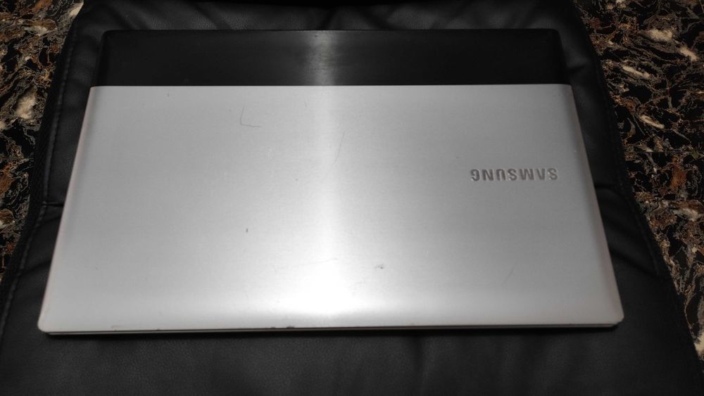 Laptop Samsung RV720 display 17.3 inch Lanurile • OLX.ro