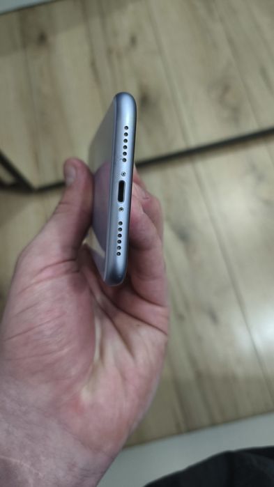Vând iPhone 11  stare buna de funcționare  74 baterie