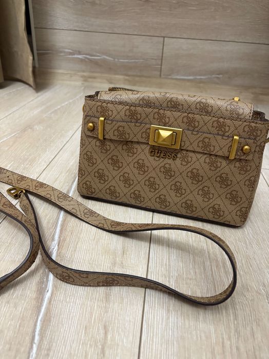 Кафява Чанта Guess
