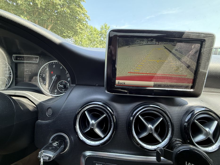 Mercedes A180 AMG Harman Kardon trapa