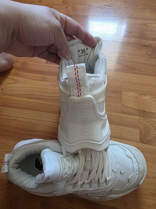 Adidasi off white odsy -1000