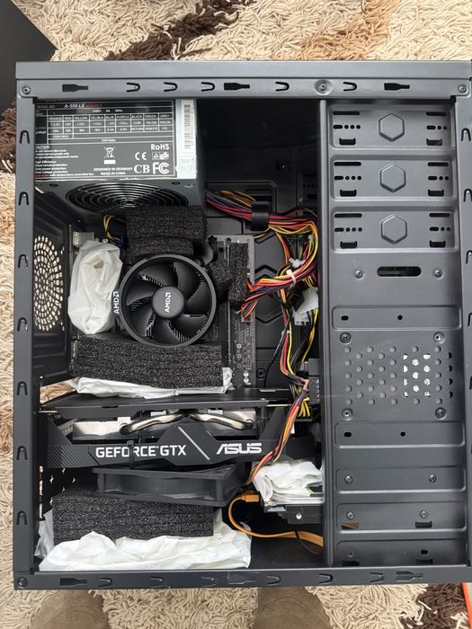 Ofer mentenanta pc uri, laptopuri, schimbare pasta termica!