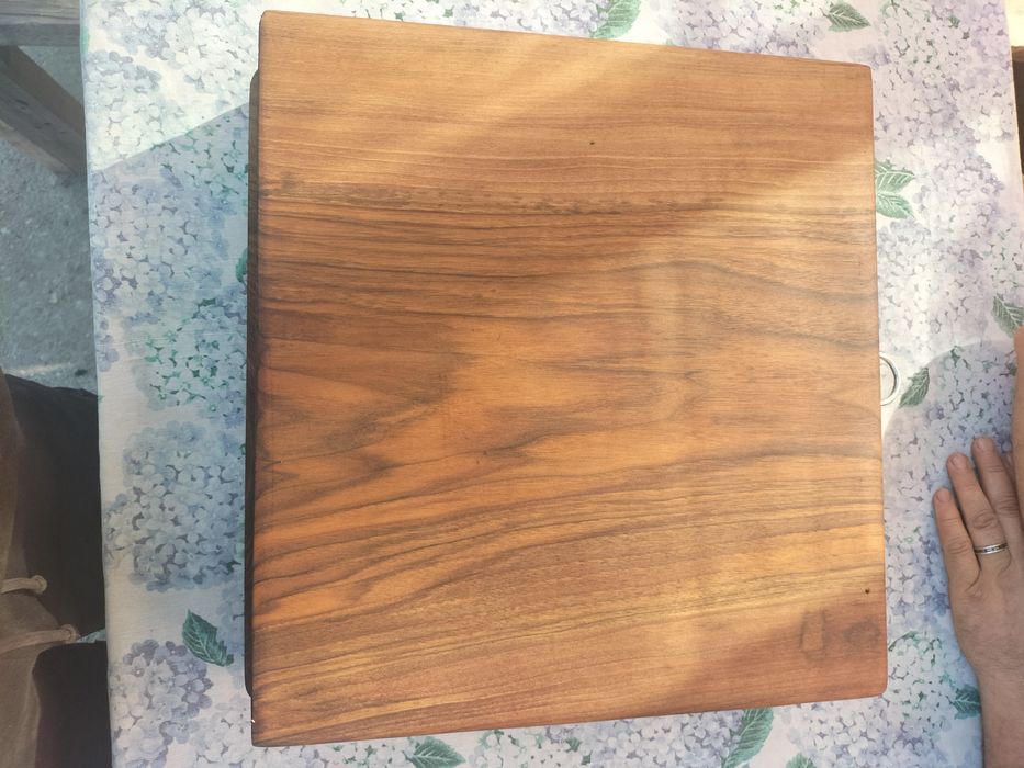 Tocatoare făcute din nuc