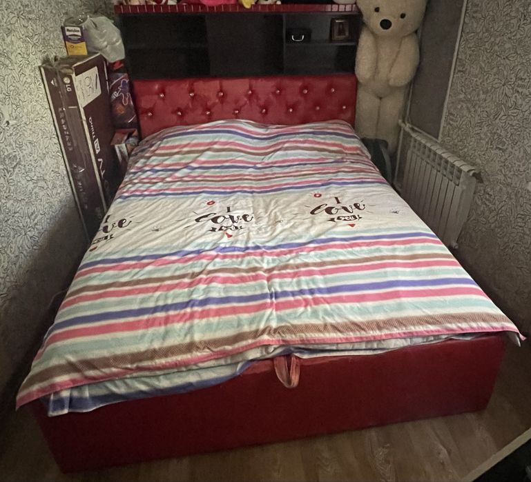 Продам двуспальную кровать