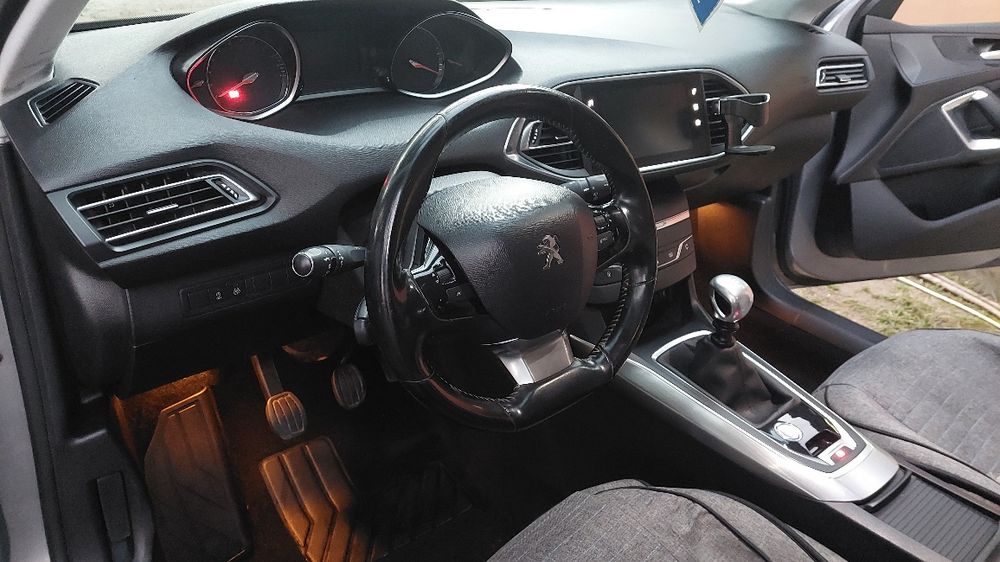 Vând  peugeot 308 SW