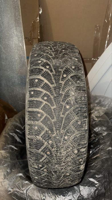 Продам зимнию шину