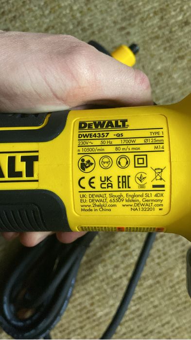 Болгарка Dewalt dwe4357