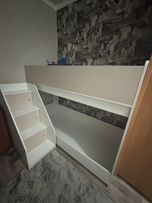 Двухярустная кровать