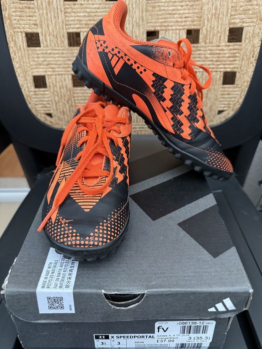 Продавам футболни обувки Адидас - номер 35 1/2