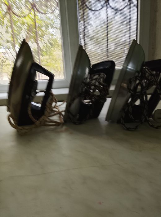 Продаются утюги советские