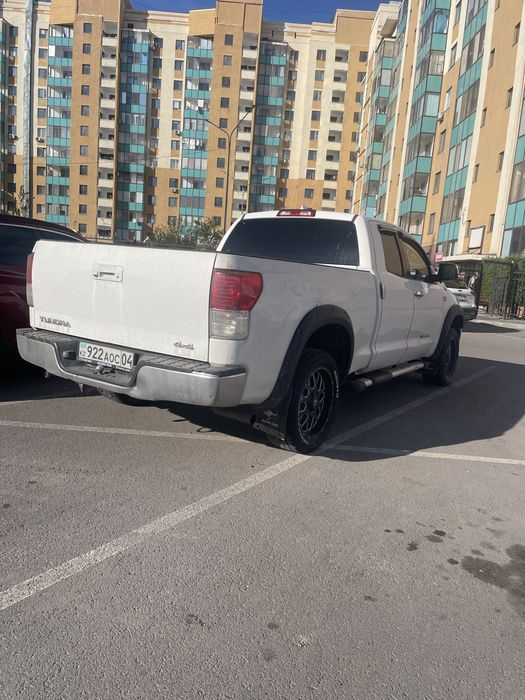 Тойта Тундра пикап