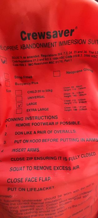 Спасательный неопреновый костюм