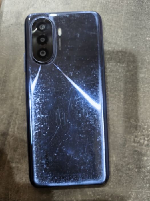 huawei y70 без кутия и зарядно