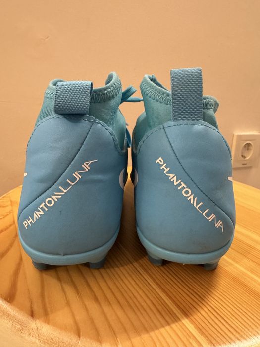 Детски футболни обувки Nike Phantom Luna II Club + Nike Charge кори