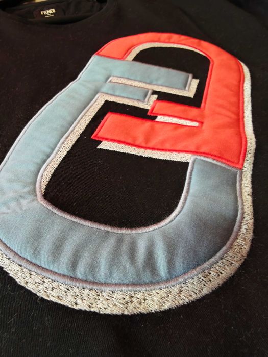 FENDI нова оригинална тениска XXL