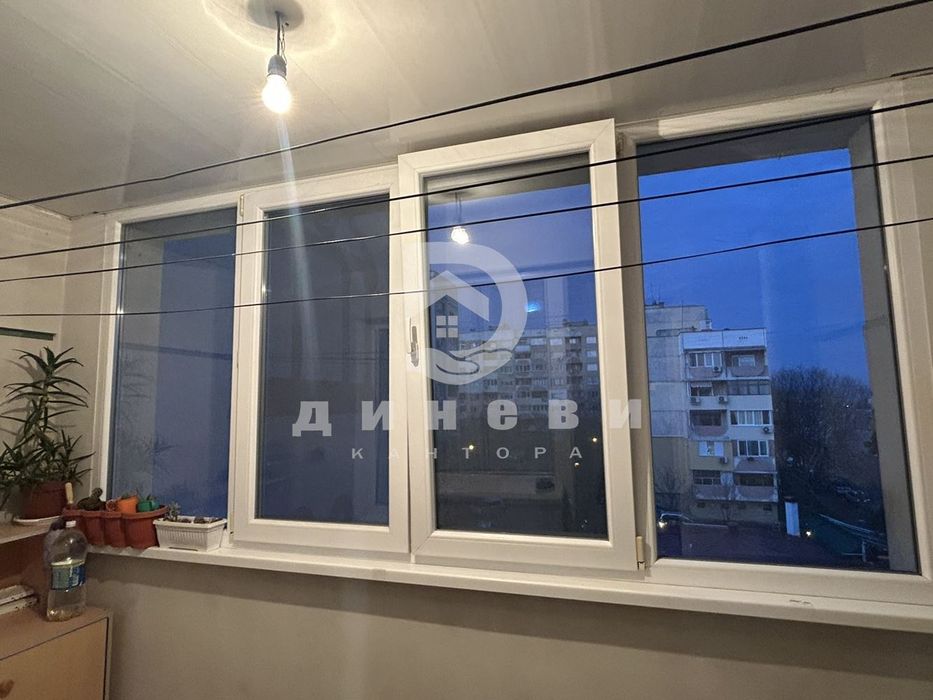 Тристаен апартамент в Железник - Център