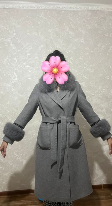 Пальто сатылады.