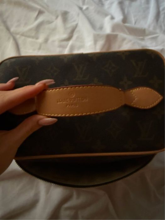 LOUIS VUITTON(последна бройка) несесер за гримове