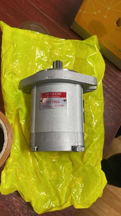 Пилотный насос Hitachi 330-3