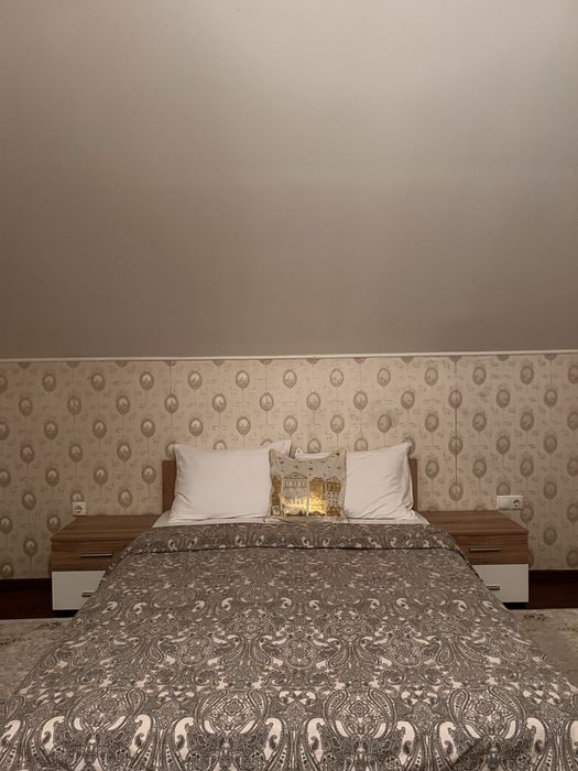 Pat cu noptiere si saltea