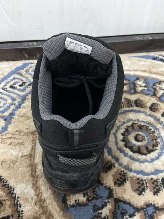 Продам зимние кроссовки