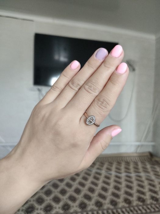 Продам кольцо золотое