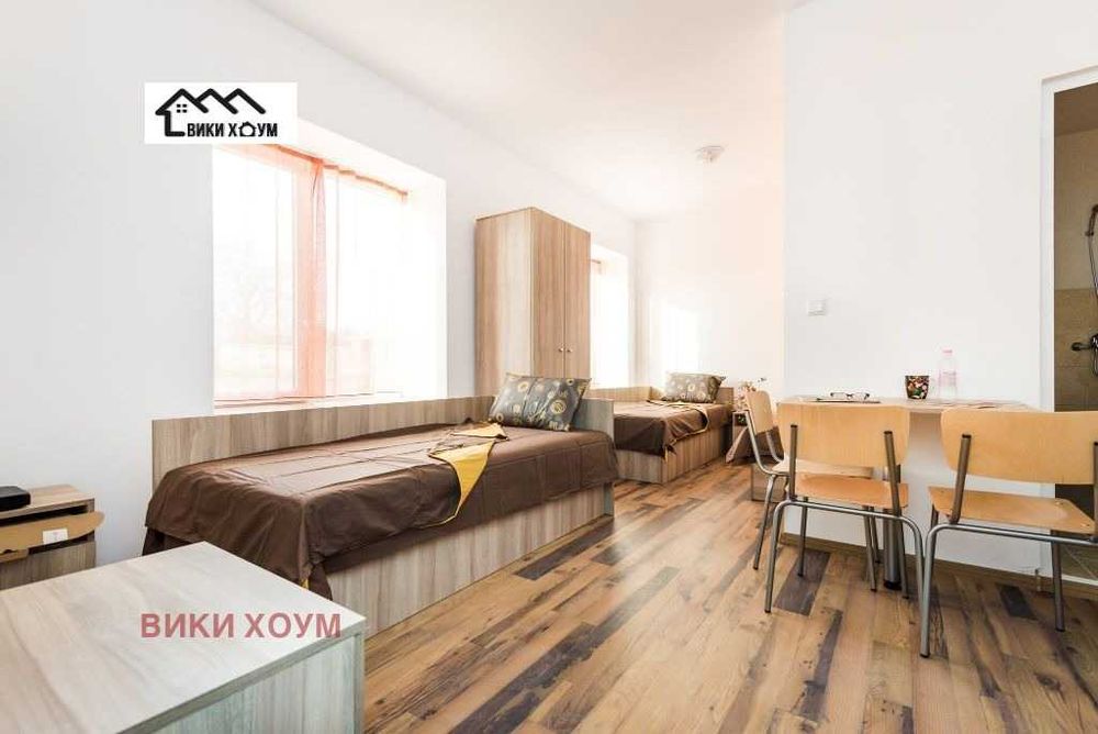 Продава се Хотел в Варна, Център - 8300 кв.м за 139 €/кв.м - Снимка #1