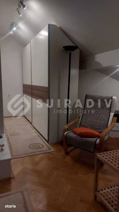 Apartament cu scara interioara, parcare- Europa