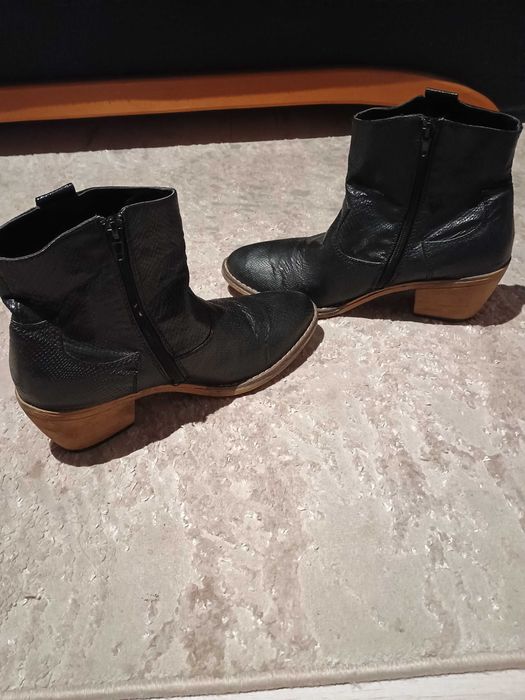 Cizme de zăpadă, ghete, adidași