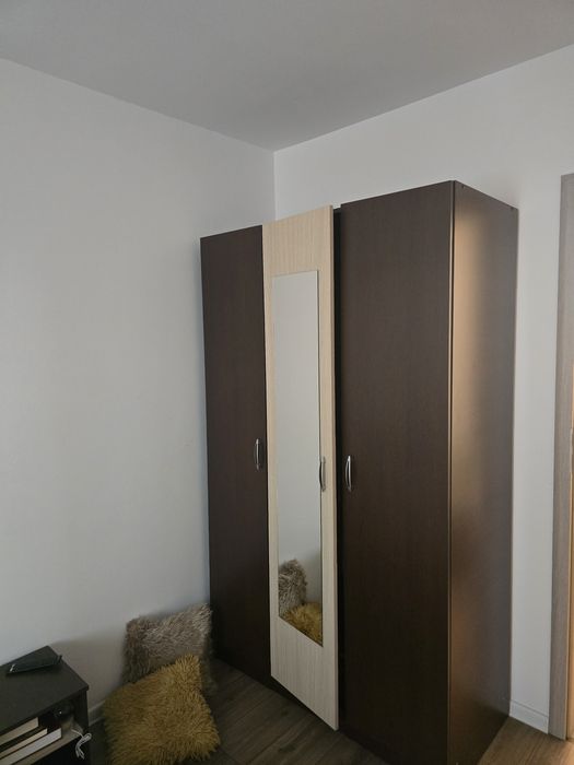 Dulap cu trei uși