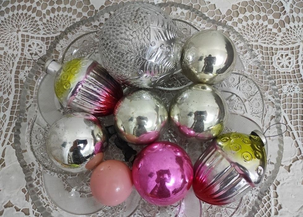 Шары на ёлку разнообразные