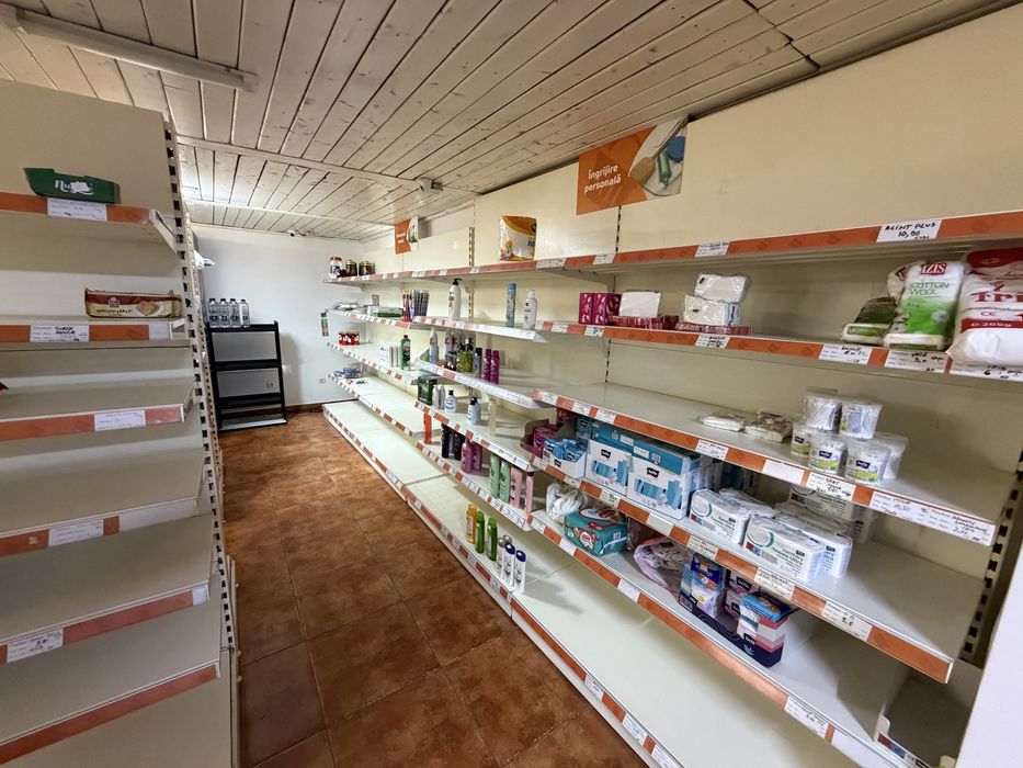 Rafturi metalice pentru magazin – de vânzare