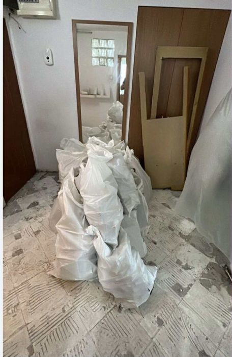 Debarasarii apartamente case gradini