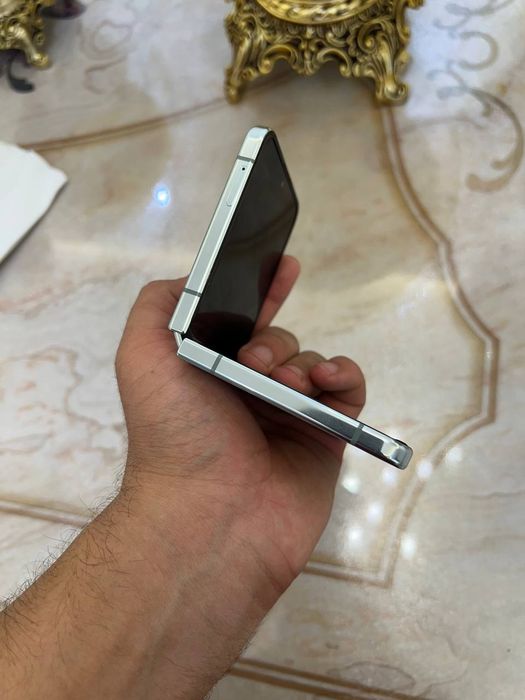 Samsung Galaxy Z Flip 5