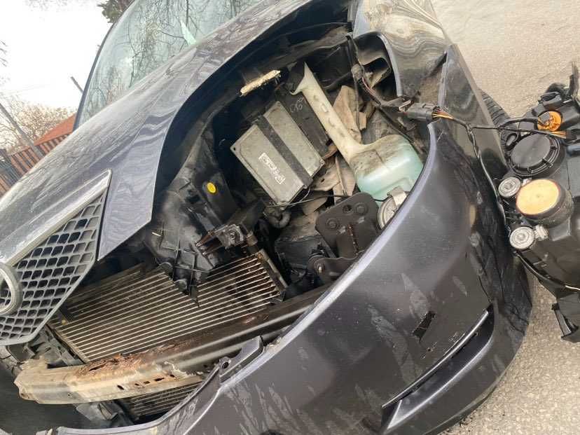 Мазда 2 2006г На Части