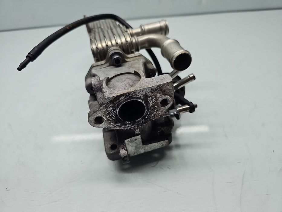 Racitor gaze Volkswagen Passat B6 (3C2) [Fabr 2005-2010] 038131513J 2.