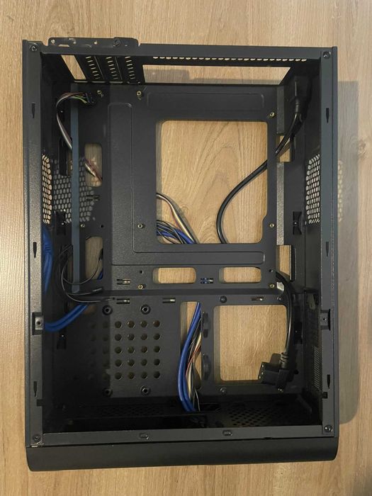 Carcasă Aerocool CS-101 Slim + 3 Ventilatoare