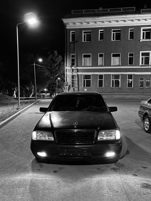 Mercedes-Benz W202
