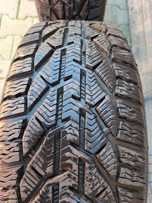 Vand 4 cauciucuri de iarnă